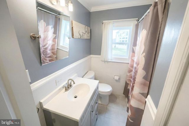 2202 WINDSOR RD, Windsor, PA 17366