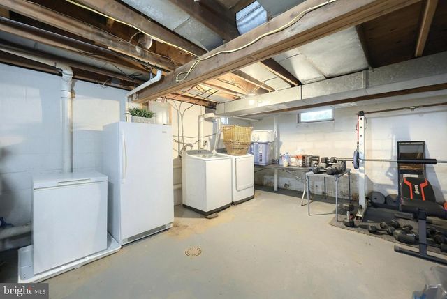 2202 WINDSOR RD, Windsor, PA 17366