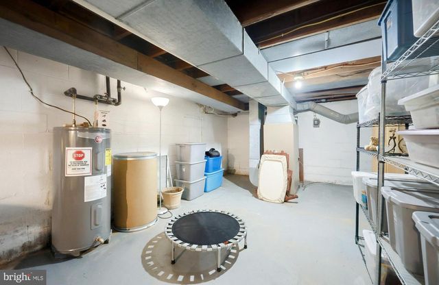 2202 WINDSOR RD, Windsor, PA 17366