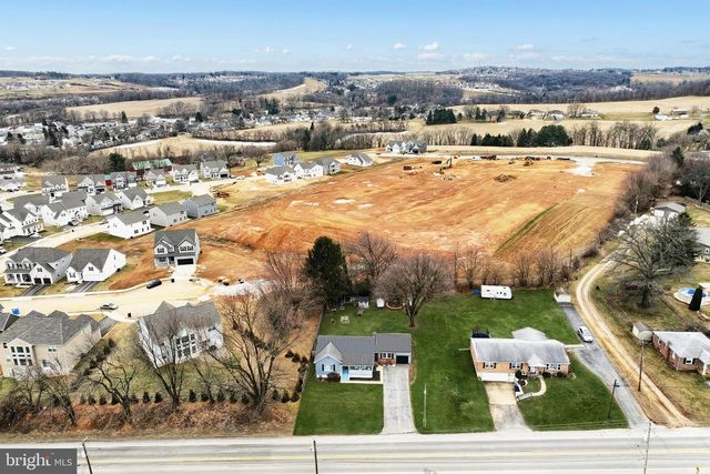 2202 WINDSOR RD, Windsor, PA 17366