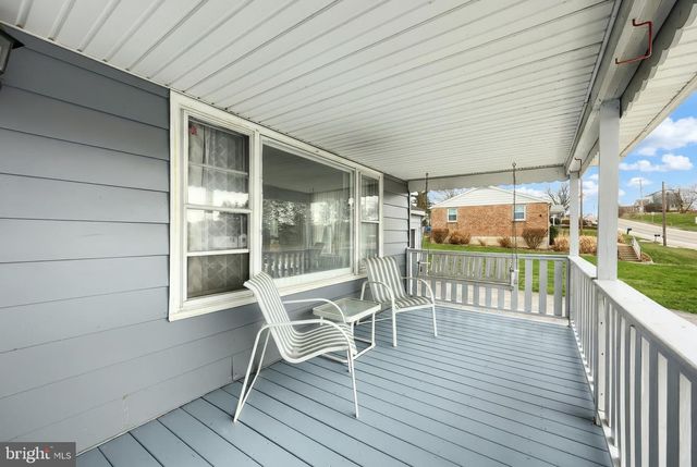 2202 WINDSOR RD, Windsor, PA 17366