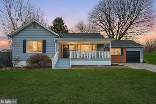 2202 WINDSOR RD, Windsor, PA 17366