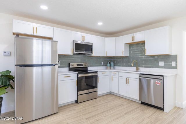 136 Taylor Avenue, Daytona Beach, FL 32114