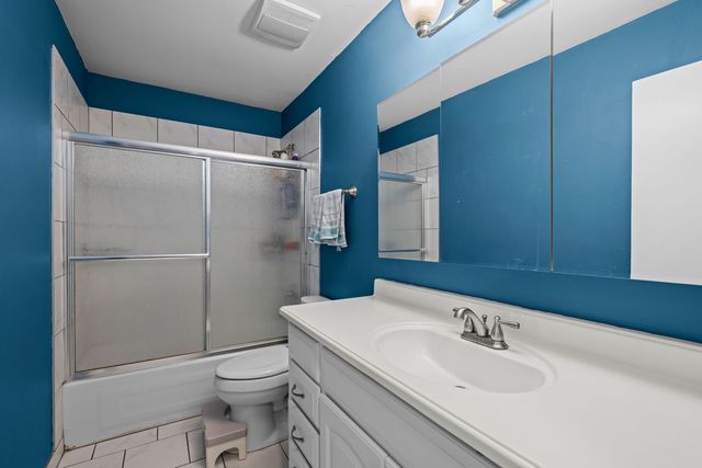 209 Alpine Drive, Vernon Hills, IL 60061