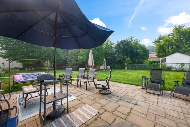 209 Alpine Drive, Vernon Hills, IL 60061