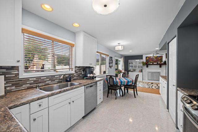 209 Alpine Drive, Vernon Hills, IL 60061