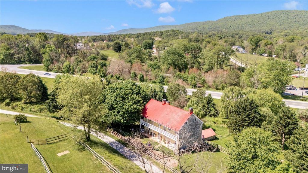 Image 4 of property listing at 20504 AND 20508 GAPLAND RD, Rohrersville, MD 21779