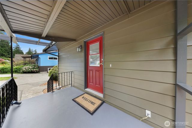 2536 Island View Lane, Lummi Island, WA 98262