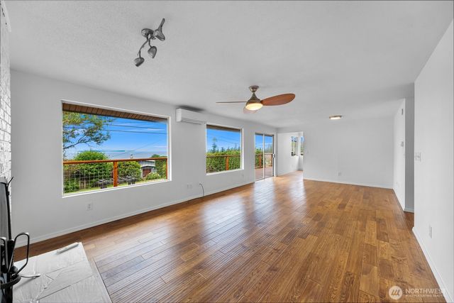 2536 Island View Lane, Lummi Island, WA 98262