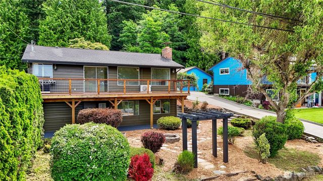 2536 Island View Lane, Lummi Island, WA 98262