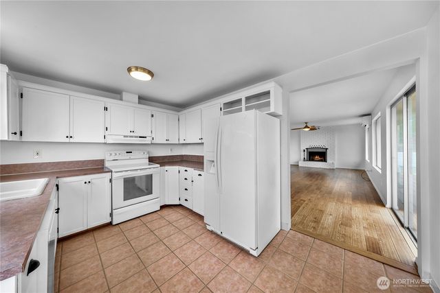 2536 Island View Lane, Lummi Island, WA 98262