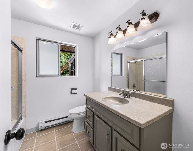 2536 Island View Lane, Lummi Island, WA 98262