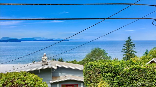 2536 Island View Lane, Lummi Island, WA 98262