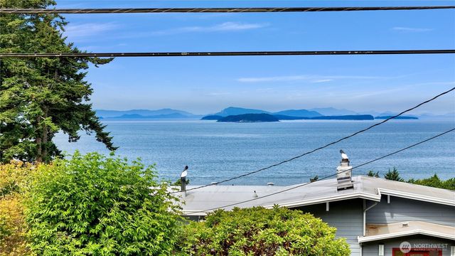 2536 Island View Lane, Lummi Island, WA 98262