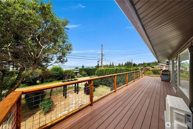 2536 Island View Lane, Lummi Island, WA 98262