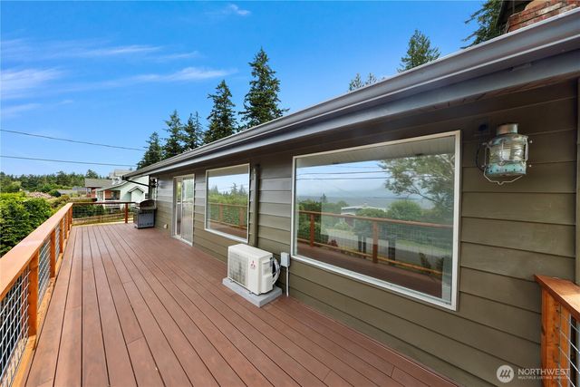 2536 Island View Lane, Lummi Island, WA 98262