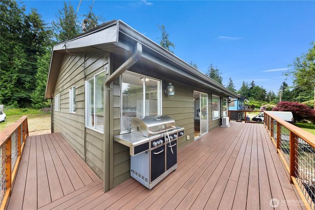2536 Island View Lane, Lummi Island, WA 98262