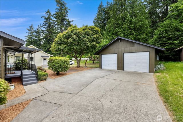 2536 Island View Lane, Lummi Island, WA 98262