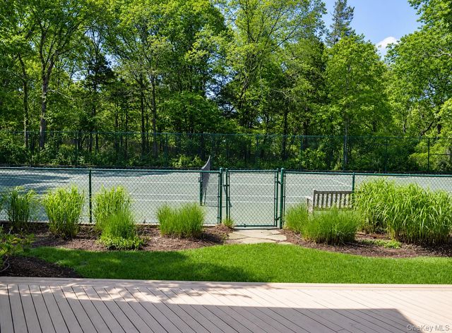 61 Hidden Cove Court, Southampton, NY 11968