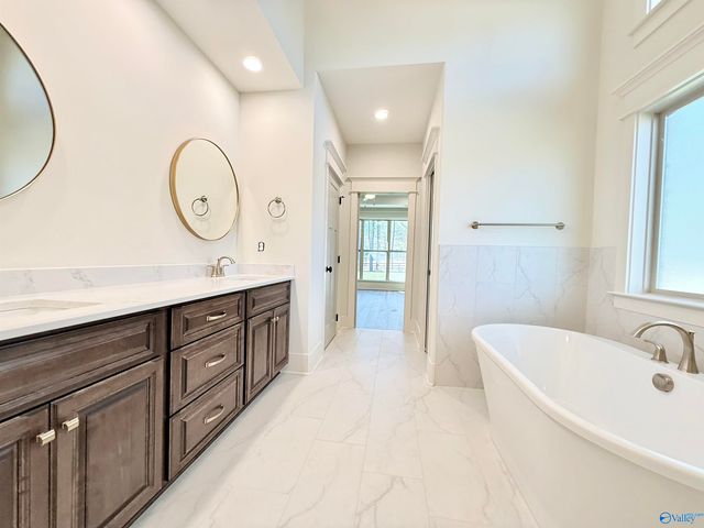 28 Bluff Creek, Huntsville, AL 35803