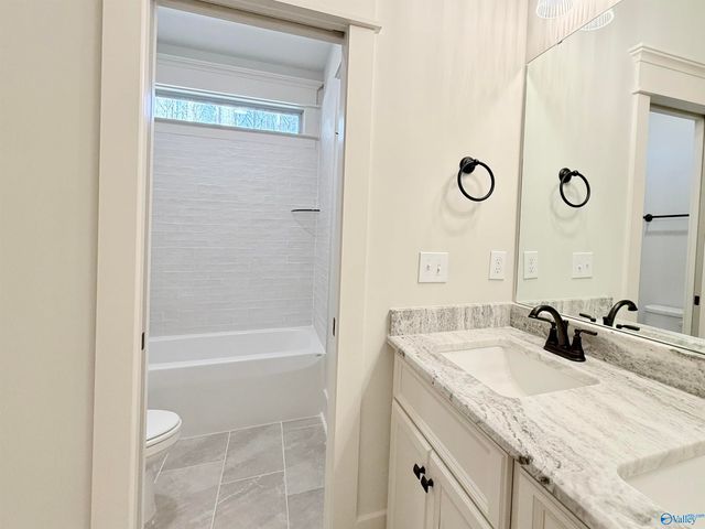 28 Bluff Creek, Huntsville, AL 35803