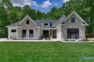 28 Bluff Creek, Huntsville, AL 35803