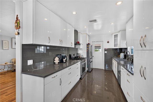 12327 Saticoy Street, North Hollywood, CA 91605