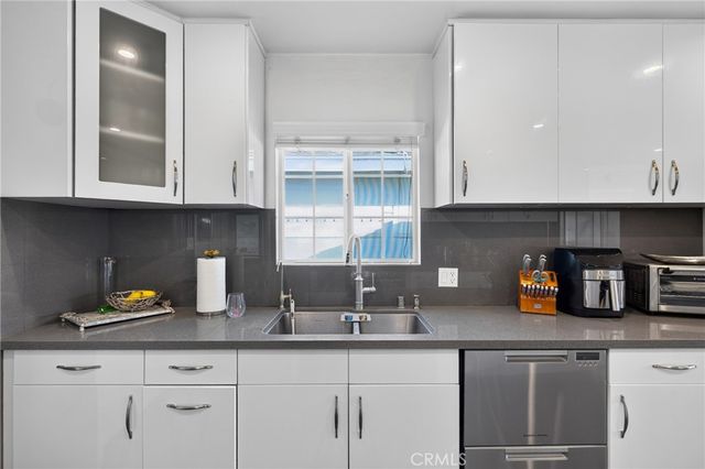 12327 Saticoy Street, North Hollywood, CA 91605