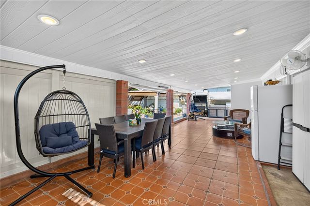 12327 Saticoy Street, North Hollywood, CA 91605