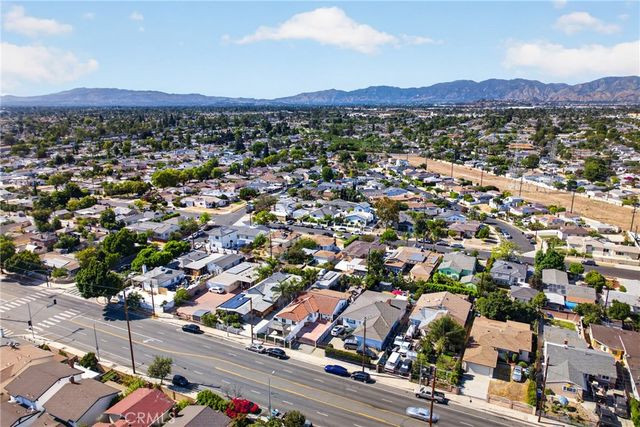 12327 Saticoy Street, North Hollywood, CA 91605