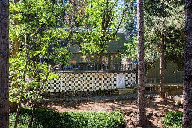 5671 Sierra Springs Dr, Pollock Pines, CA 95726