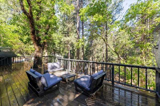 5671 Sierra Springs Dr, Pollock Pines, CA 95726