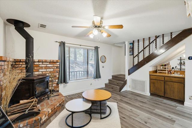 5671 Sierra Springs Dr, Pollock Pines, CA 95726