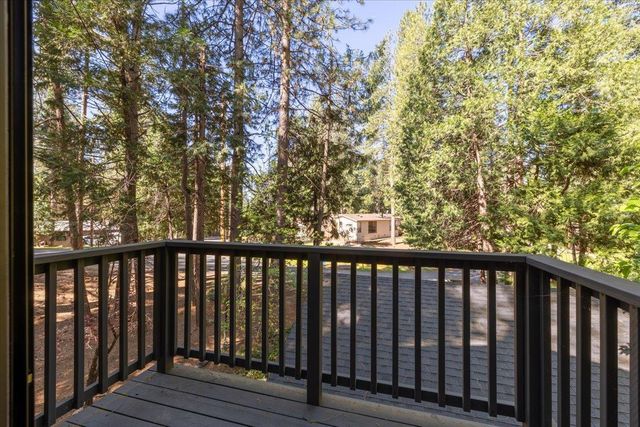 5671 Sierra Springs Dr, Pollock Pines, CA 95726