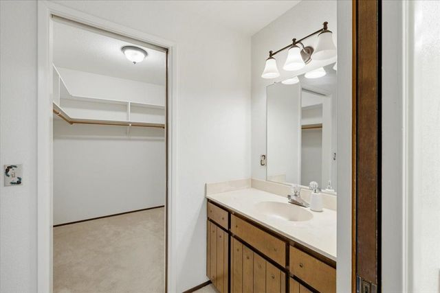 5671 Sierra Springs Dr, Pollock Pines, CA 95726