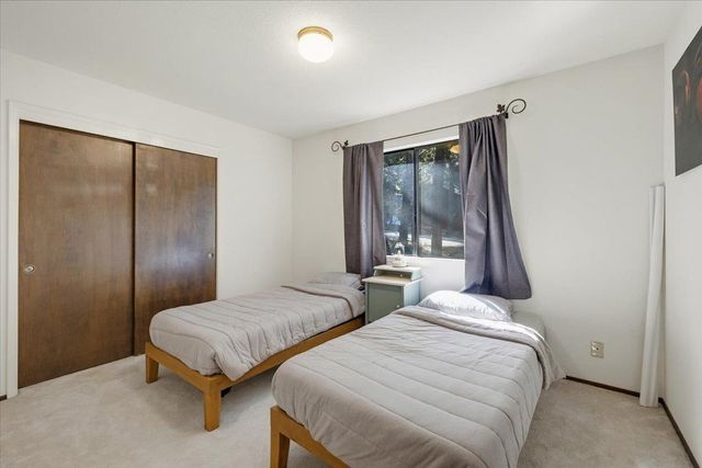 5671 Sierra Springs Dr, Pollock Pines, CA 95726