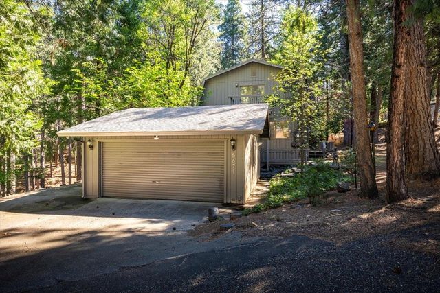 5671 Sierra Springs Dr, Pollock Pines, CA 95726