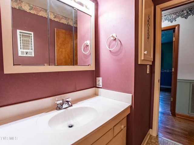 1080 Rice Lane, Church Hill, TN 37642