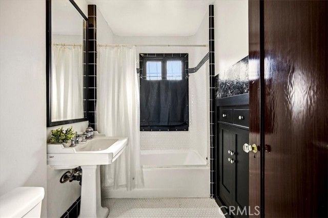 489 W 6th, Claremont, CA 91711