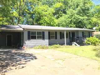 1861 Shamrock Drive, Jackson, MS 39204