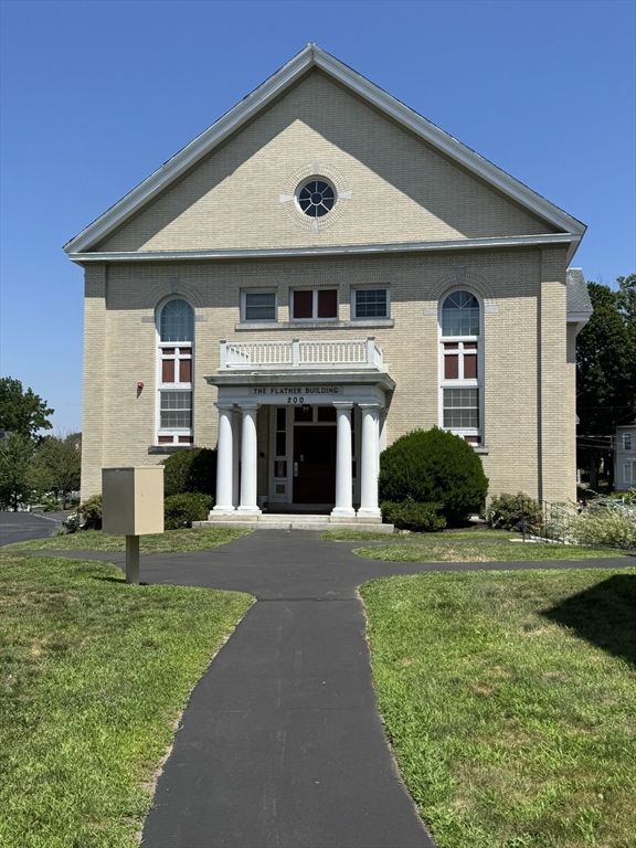 200 Rogers St 7, Lowell, MA 01852
