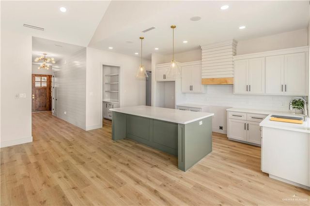 2600 Linva Avenue, Edinburg, TX 78541