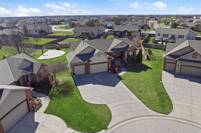 2510 N Chelmsford Ct, Wichita, KS 67228