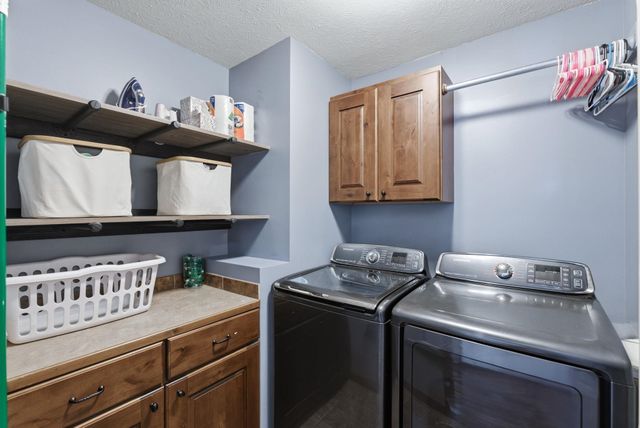 2510 N Chelmsford Ct, Wichita, KS 67228