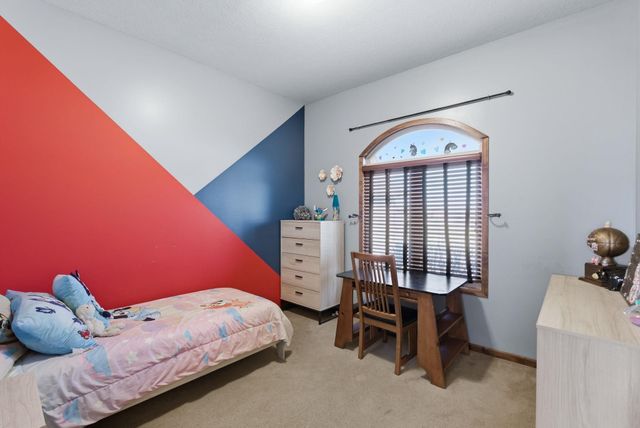 2510 N Chelmsford Ct, Wichita, KS 67228