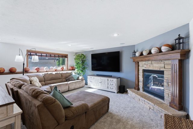 2510 N Chelmsford Ct, Wichita, KS 67228