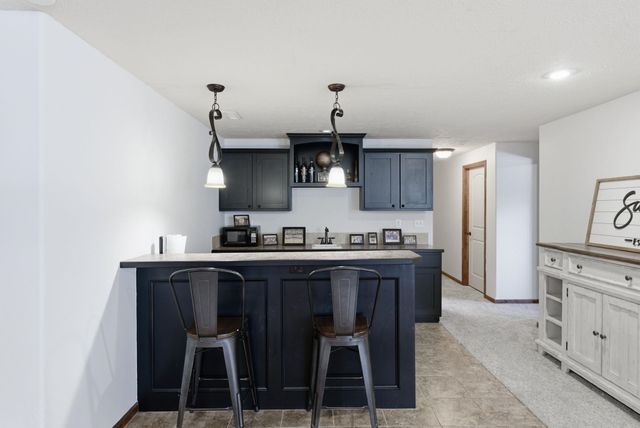 2510 N Chelmsford Ct, Wichita, KS 67228