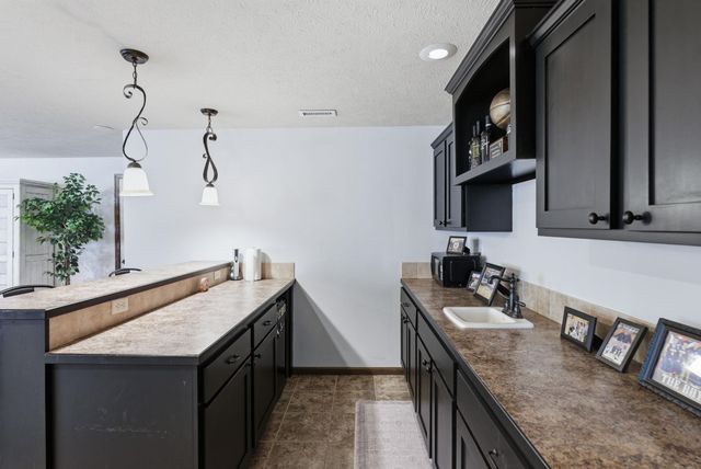 2510 N Chelmsford Ct, Wichita, KS 67228