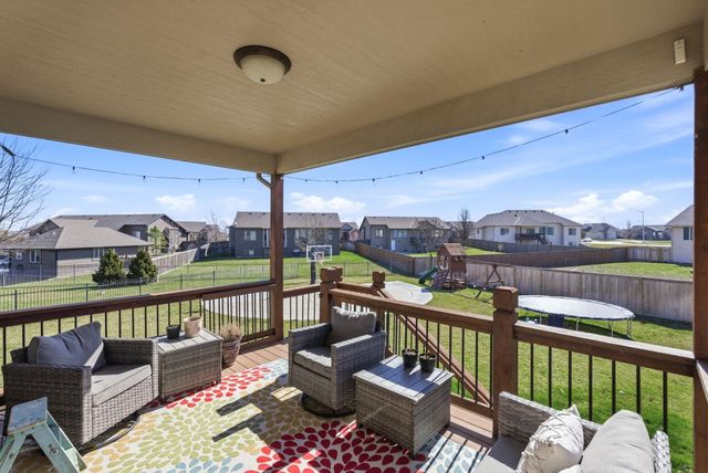 2510 N Chelmsford Ct, Wichita, KS 67228