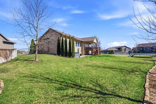 2510 N Chelmsford Ct, Wichita, KS 67228